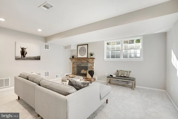 $4,750 | 9129 Leghorn Place, Fairfax, VA 22031