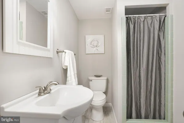 $4,750 | 9129 Leghorn Place, Fairfax, VA 22031