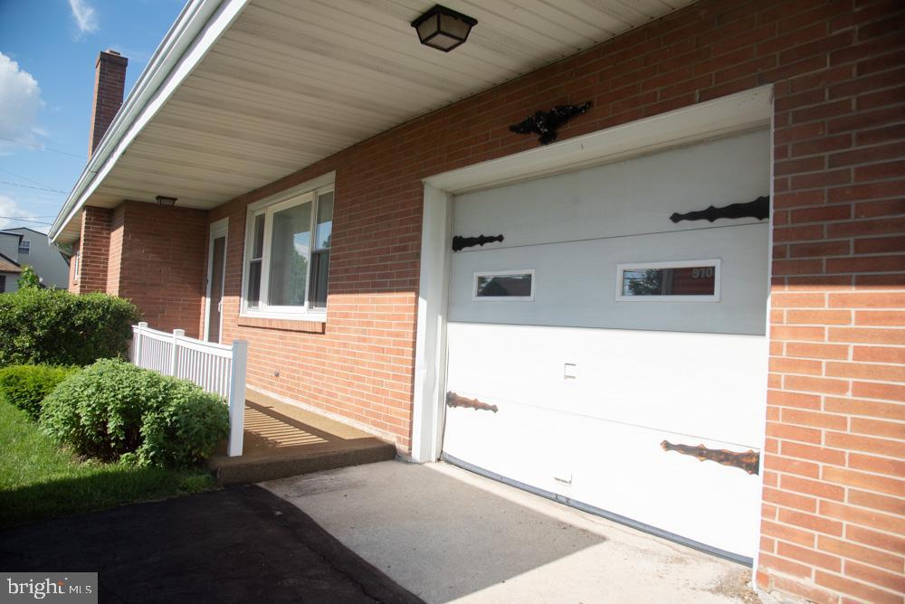 1532 Sandhill Road Lebanon, PA 17046 - Photo 2 of 22 Gallery Image 2