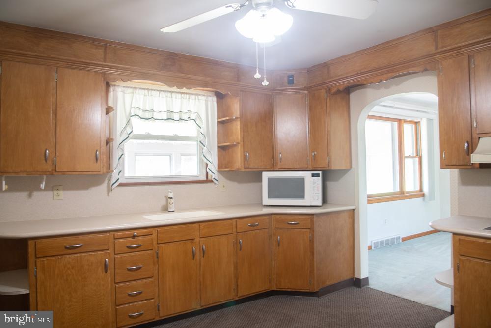 1532 Sandhill Road Lebanon, PA 17046 - Photo 3 of 22 Gallery Image 3