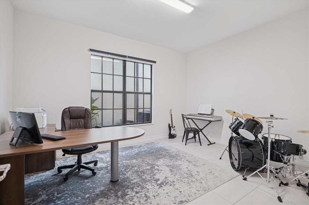 11515 Horizon Road Parkland, FL 33076 - Photo 19 of 33