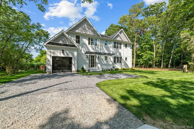 $2,995,000 | 37 Peconic Bay Avenue, Southampton, NY 11968