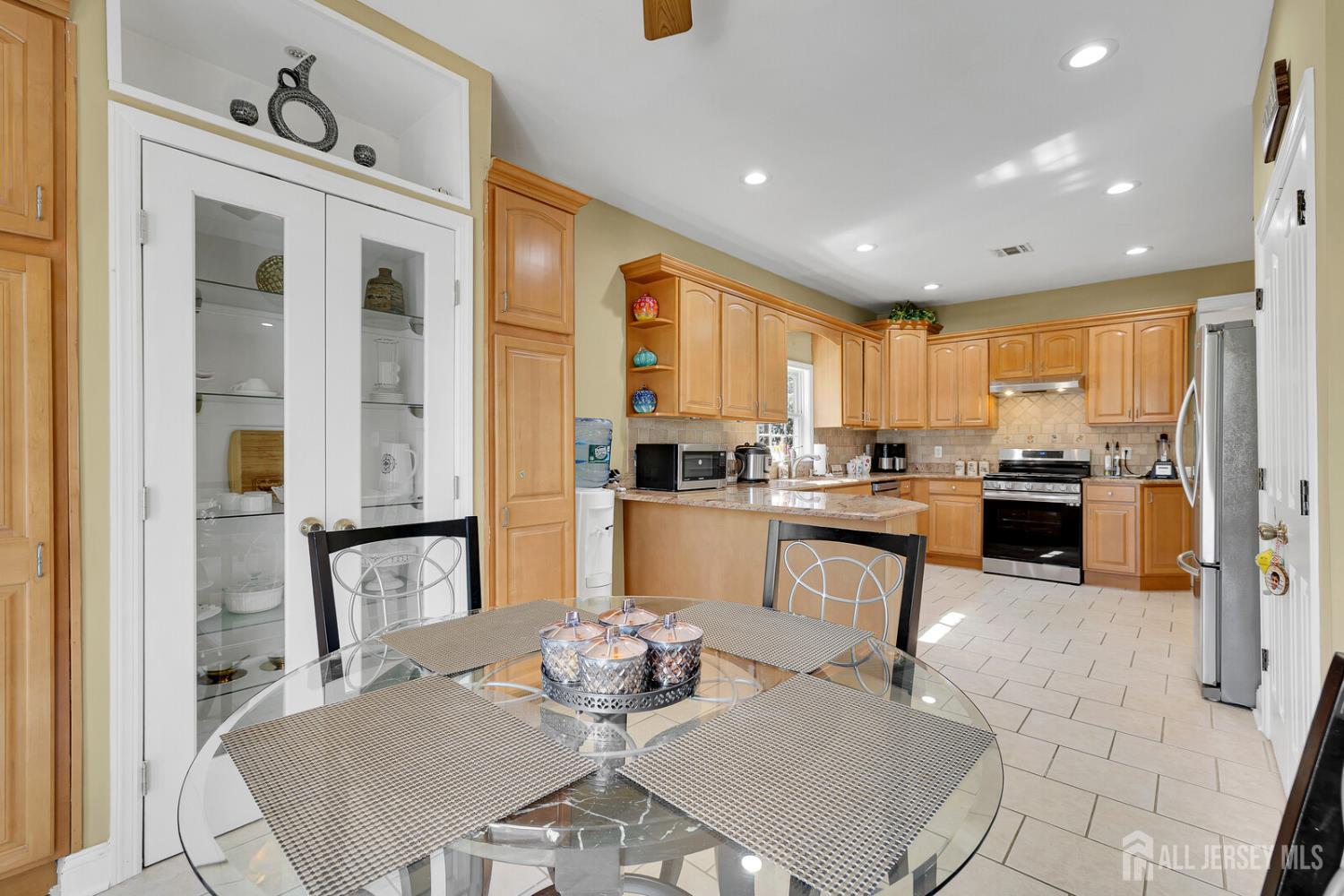 29 Tower Road Edison, NJ 08820 - Photo 15 of 49