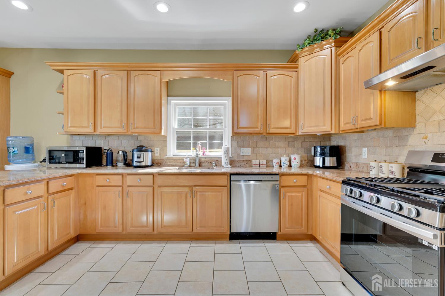 29 Tower Road Edison, NJ 08820 - Photo 17 of 49