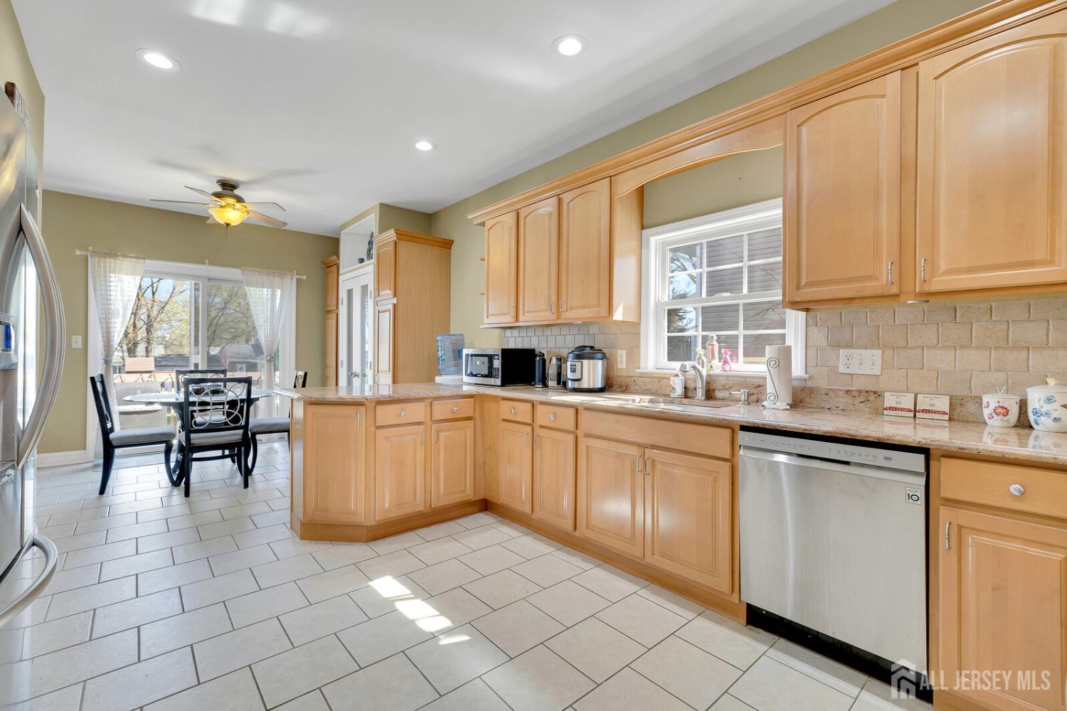 29 Tower Road Edison, NJ 08820 - Photo 18 of 49