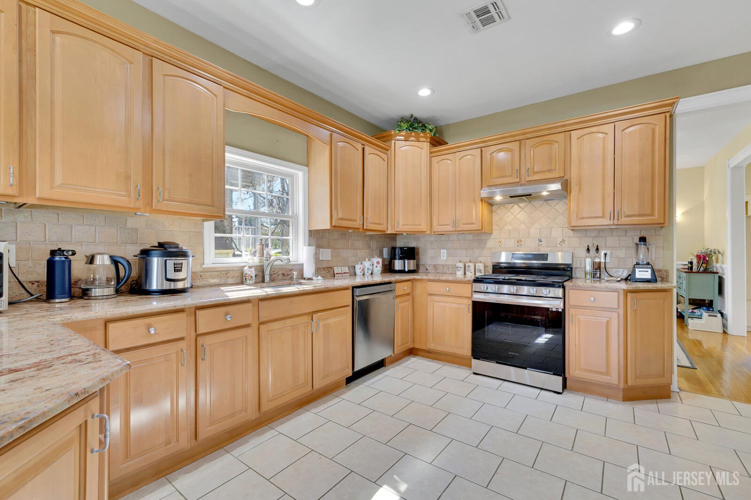 29 Tower Road Edison, NJ 08820 - Photo 19 of 49