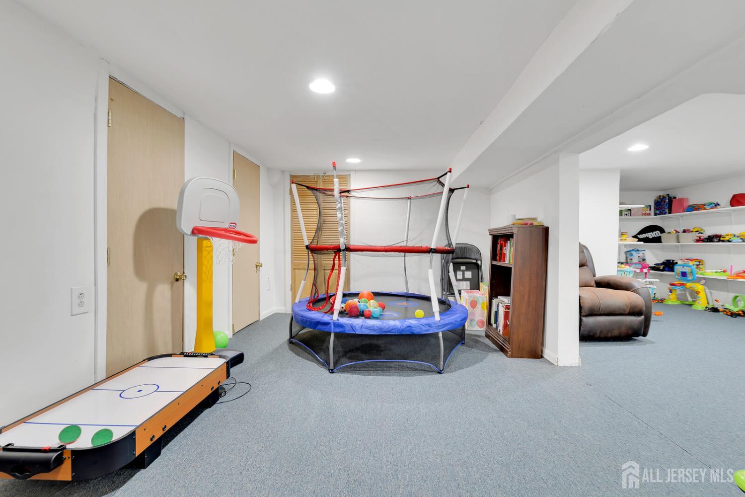 29 Tower Road Edison, NJ 08820 - Photo 40 of 49