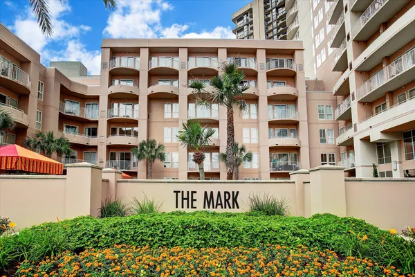 $1,725 | 3505 Sage Road, Unit 1104, Houston, TX 77056