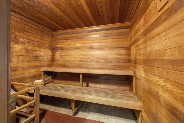 $1,725 | 3505 Sage Road, Unit 1104, Houston, TX 77056