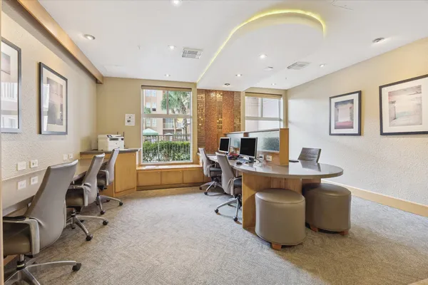 $1,725 | 3505 Sage Road, Unit 1104, Houston, TX 77056