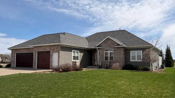 $569,900 | 1540 East 20th Street, Marshfield, WI 54449