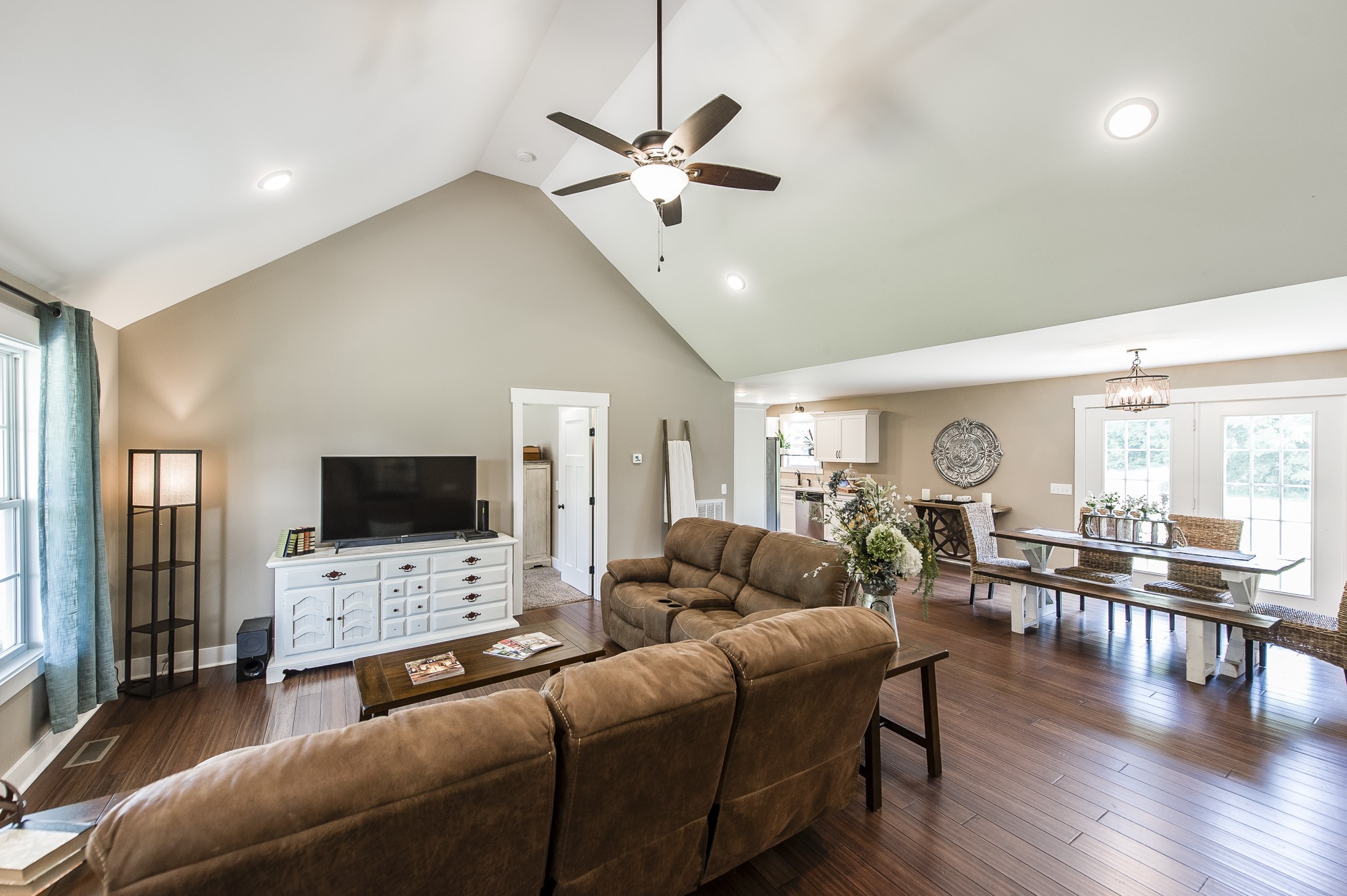 191 Ray Jent Road Bethpage, TN 37022 - Photo 2 of 19