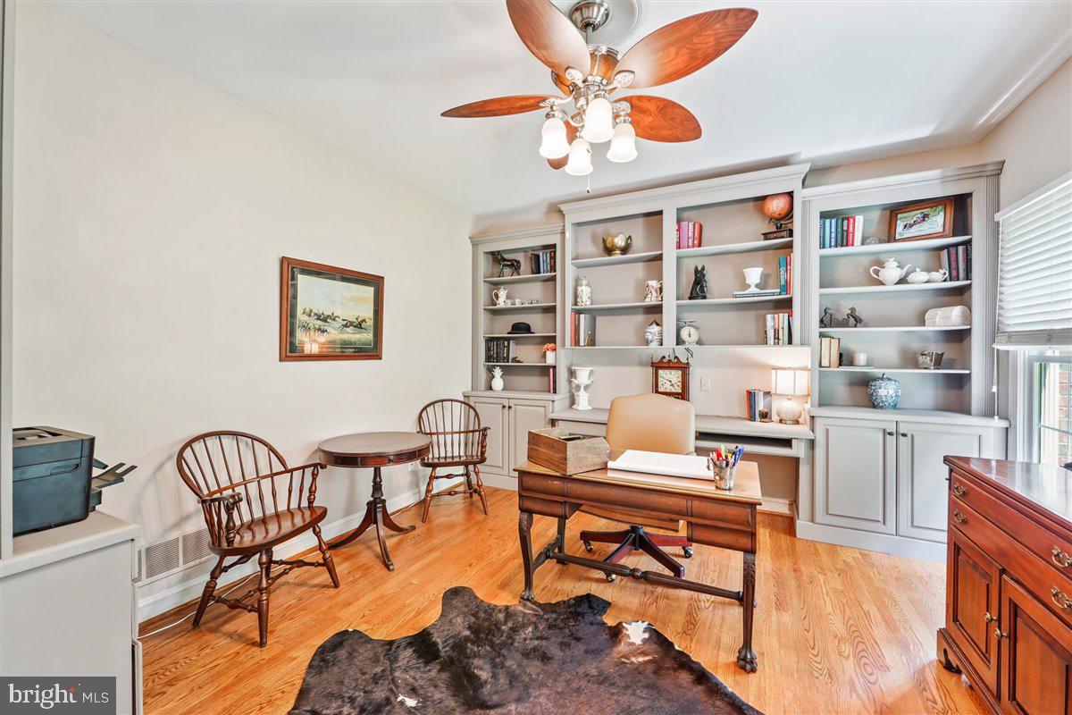 207 Kirkbrae Road Kennett Square, PA 19348 - Photo 11 of 47 Custom Bookshelves