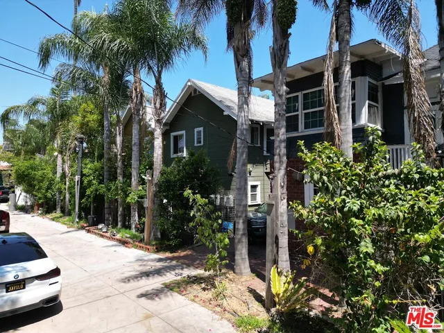 $925,000 | 1625 South Bonnie Brae Street, Los Angeles, CA 90006