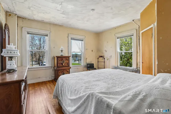 $699,000 | 8 Pleasant Street, Danbury, CT 06810