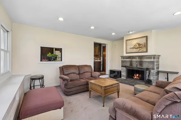 $699,000 | 8 Pleasant Street, Danbury, CT 06810
