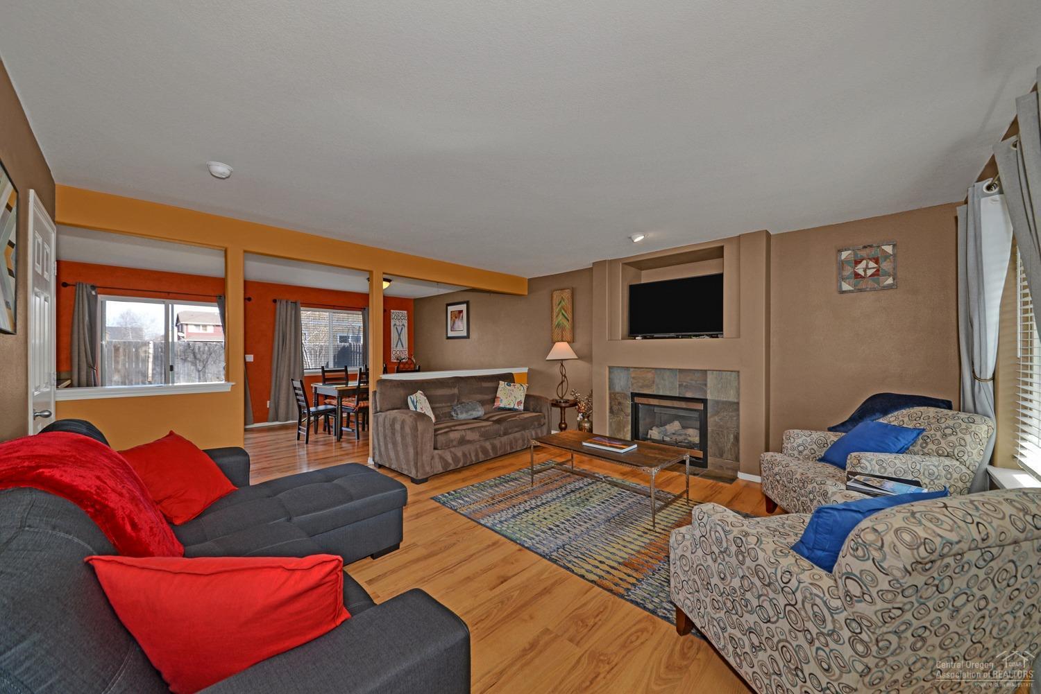 20520 Rolen Avenue Bend, OR 97702 - Photo 3 of 25 Additional Photo