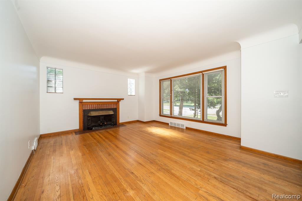 1292 East Maple Road Birmingham, MI 48009 - Photo 5 of 24