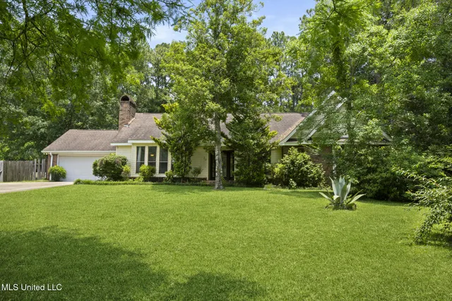 $259,000 | 70 Poplar Drive, Hattiesburg, MS 39402