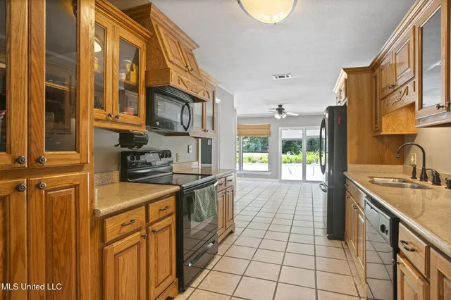 $259,000 | 70 Poplar Drive, Hattiesburg, MS 39402