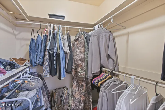 $259,000 | 70 Poplar Drive, Hattiesburg, MS 39402