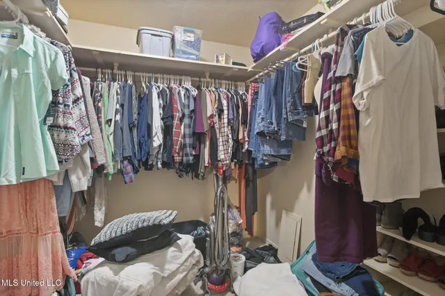 $259,000 | 70 Poplar Drive, Hattiesburg, MS 39402