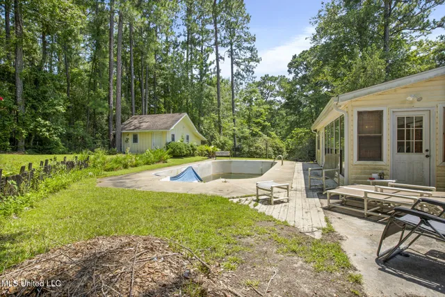 $259,000 | 70 Poplar Drive, Hattiesburg, MS 39402