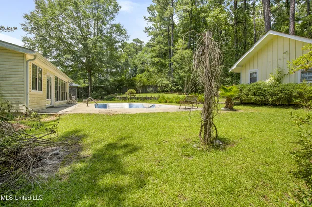 $259,000 | 70 Poplar Drive, Hattiesburg, MS 39402