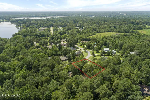 $259,000 | 70 Poplar Drive, Hattiesburg, MS 39402