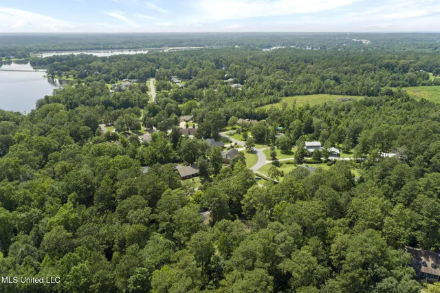 $259,000 | 70 Poplar Drive, Hattiesburg, MS 39402