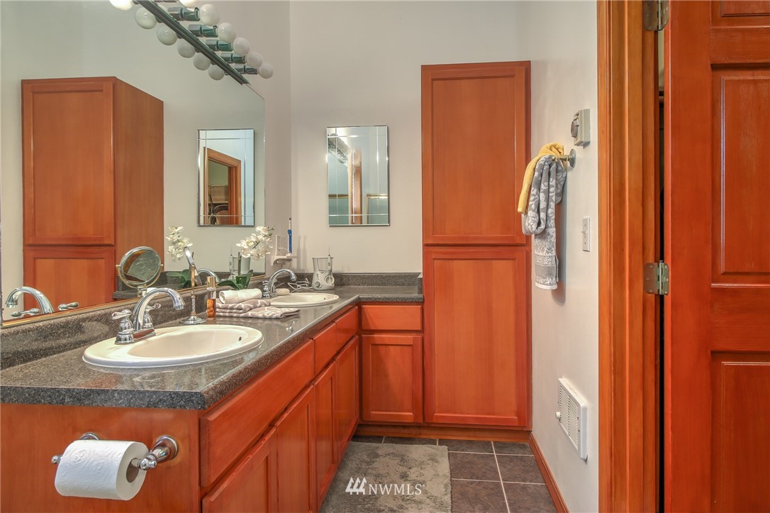 24438 Port Gamble Road Northeast Poulsbo, WA 98370 - Photo 11 of 25 Gallery Image 11