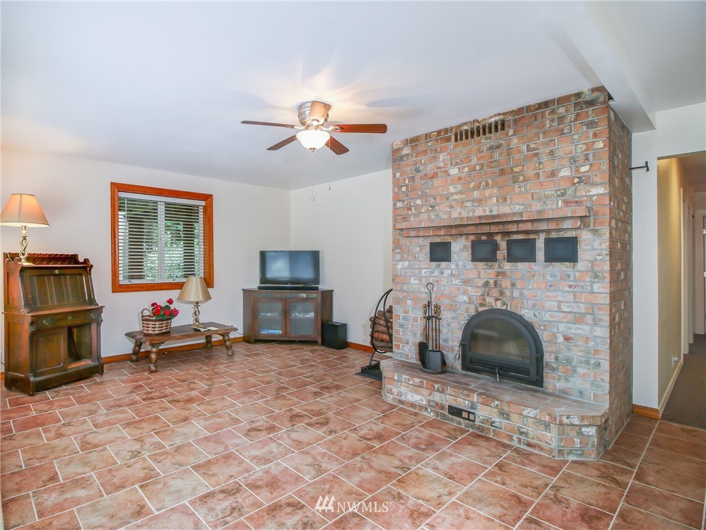 24438 Port Gamble Road Northeast Poulsbo, WA 98370 - Photo 14 of 25 Gallery Image 14