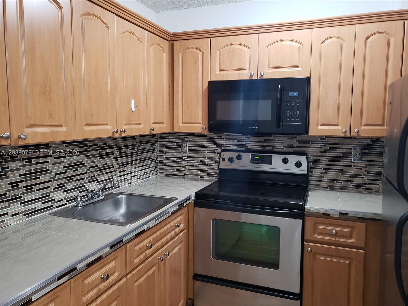 8075 Northwest 7th Street, Unit 115 Miami, FL 33126 - Photo 2 of 18