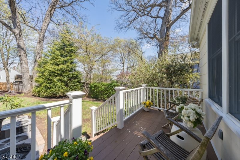 39 Oak Ridge Avenue Summit, NJ 07901 - Photo 12 of 50