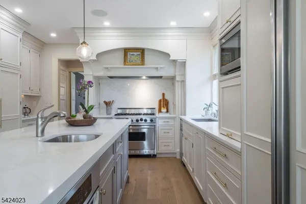 $2,995,000 | 39 Oak Ridge Avenue, Summit, NJ 07901