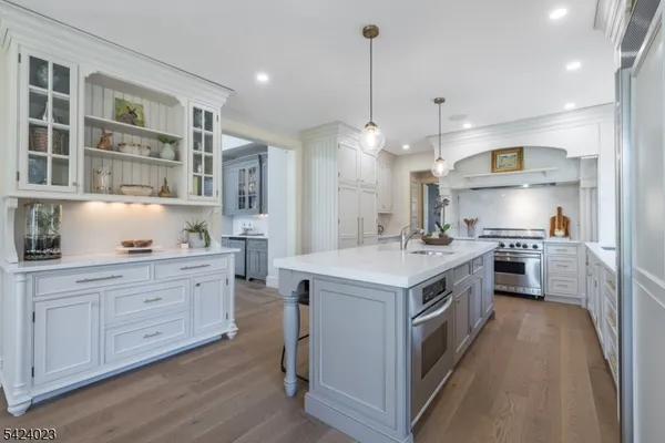 $2,995,000 | 39 Oak Ridge Avenue, Summit, NJ 07901