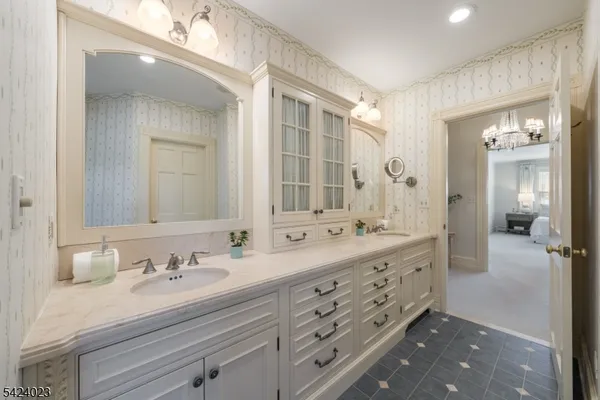 $2,995,000 | 39 Oak Ridge Avenue, Summit, NJ 07901