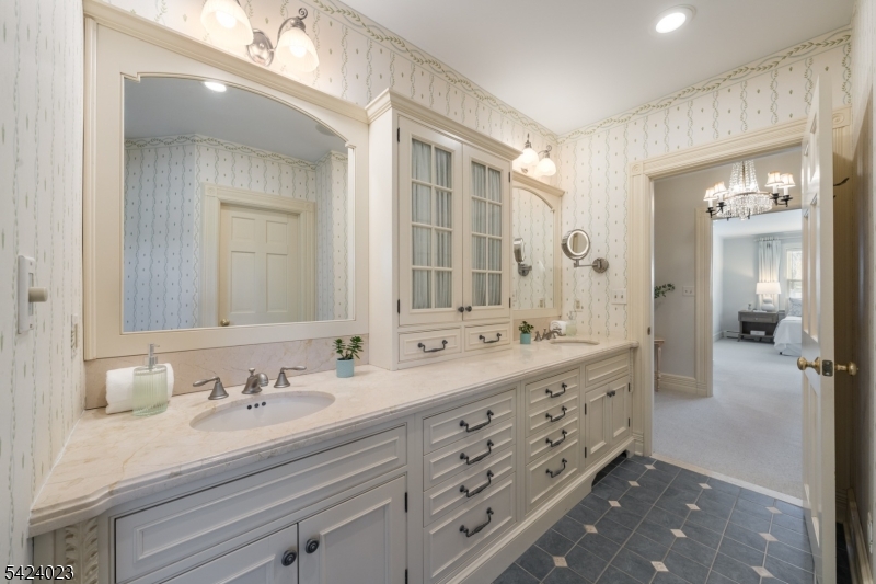 39 Oak Ridge Avenue Summit, NJ 07901 - Photo 29 of 50