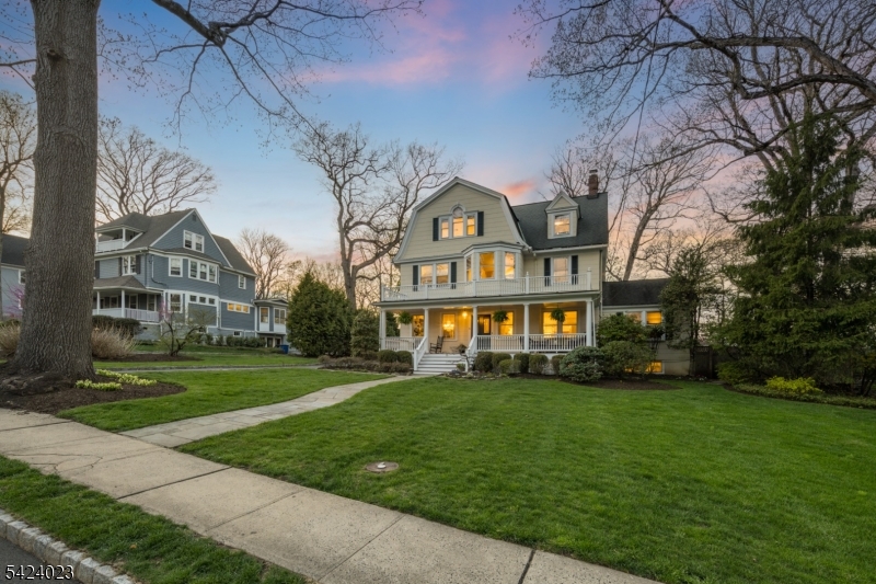 39 Oak Ridge Avenue Summit, NJ 07901 - Photo 3 of 50