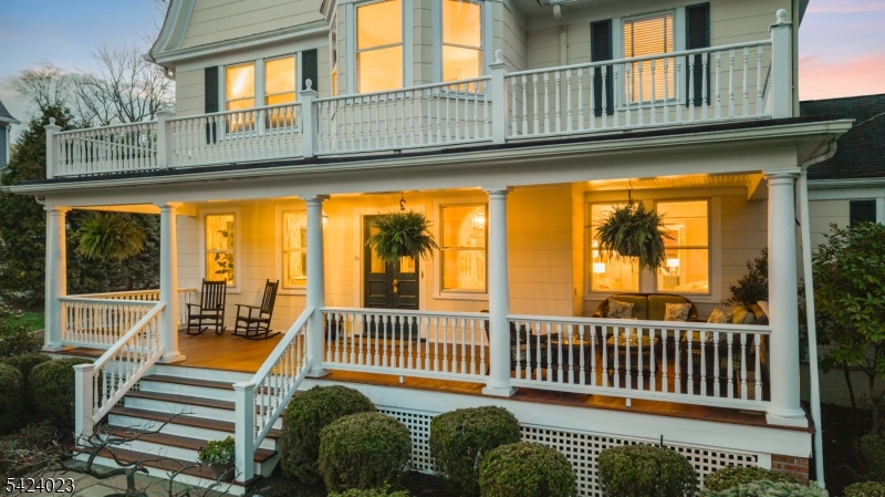 39 Oak Ridge Avenue Summit, NJ 07901 - Photo 4 of 50