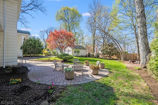 $2,995,000 | 39 Oak Ridge Avenue, Summit, NJ 07901