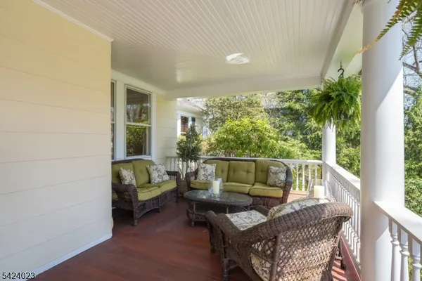 $2,995,000 | 39 Oak Ridge Avenue, Summit, NJ 07901