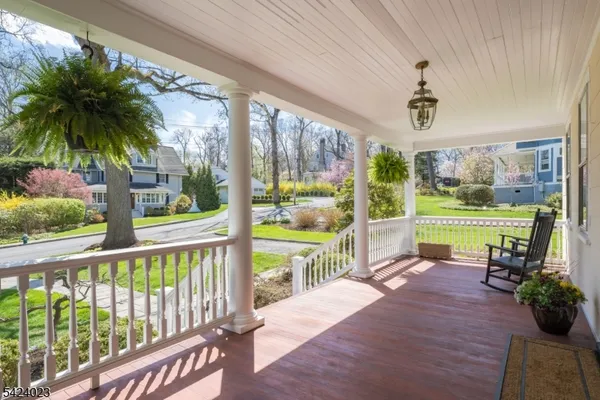$2,995,000 | 39 Oak Ridge Avenue, Summit, NJ 07901
