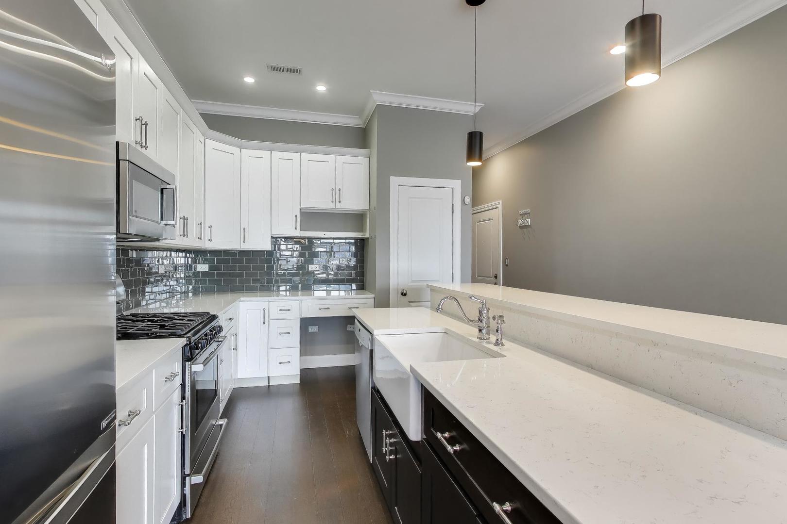 1841 South State Street, Unit 3 Chicago, IL 60616 - Photo 9 of 30