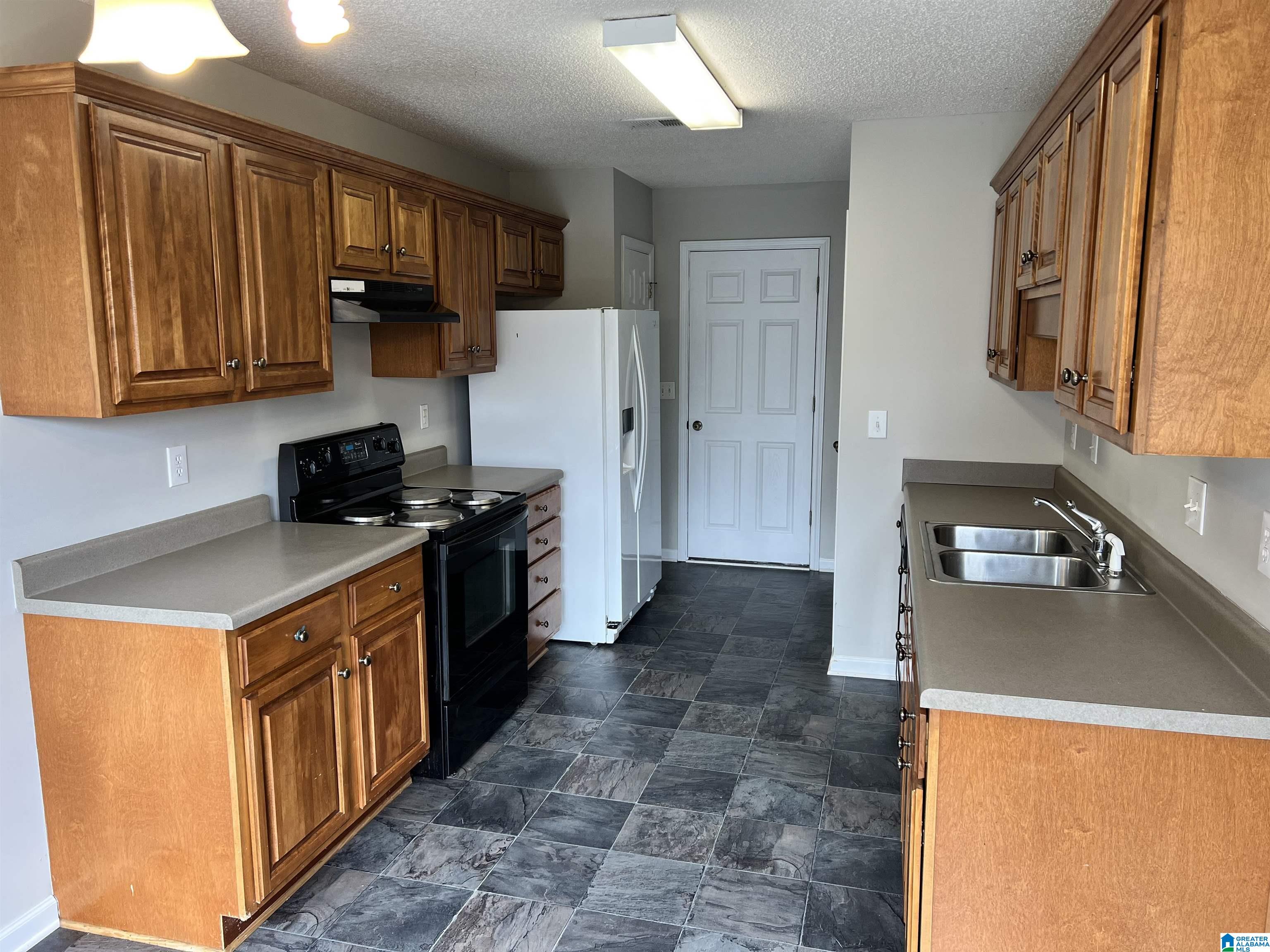 181 Cove Landing Calera, AL 35040 - Photo 2 of 4