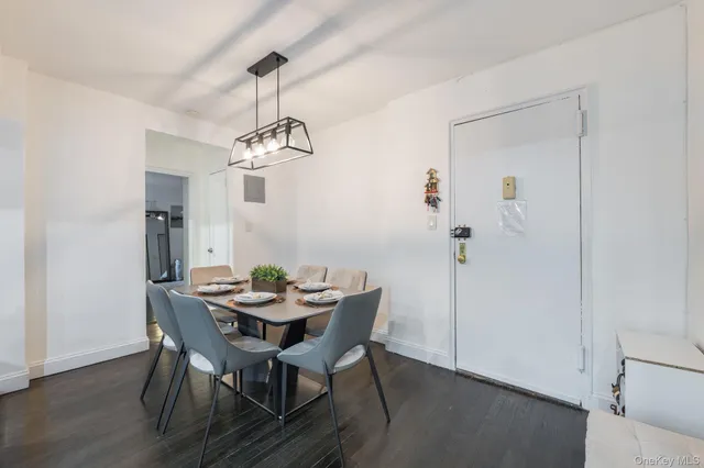 $370,000 | 84-01 Main Street, Unit 527 | Briarwood