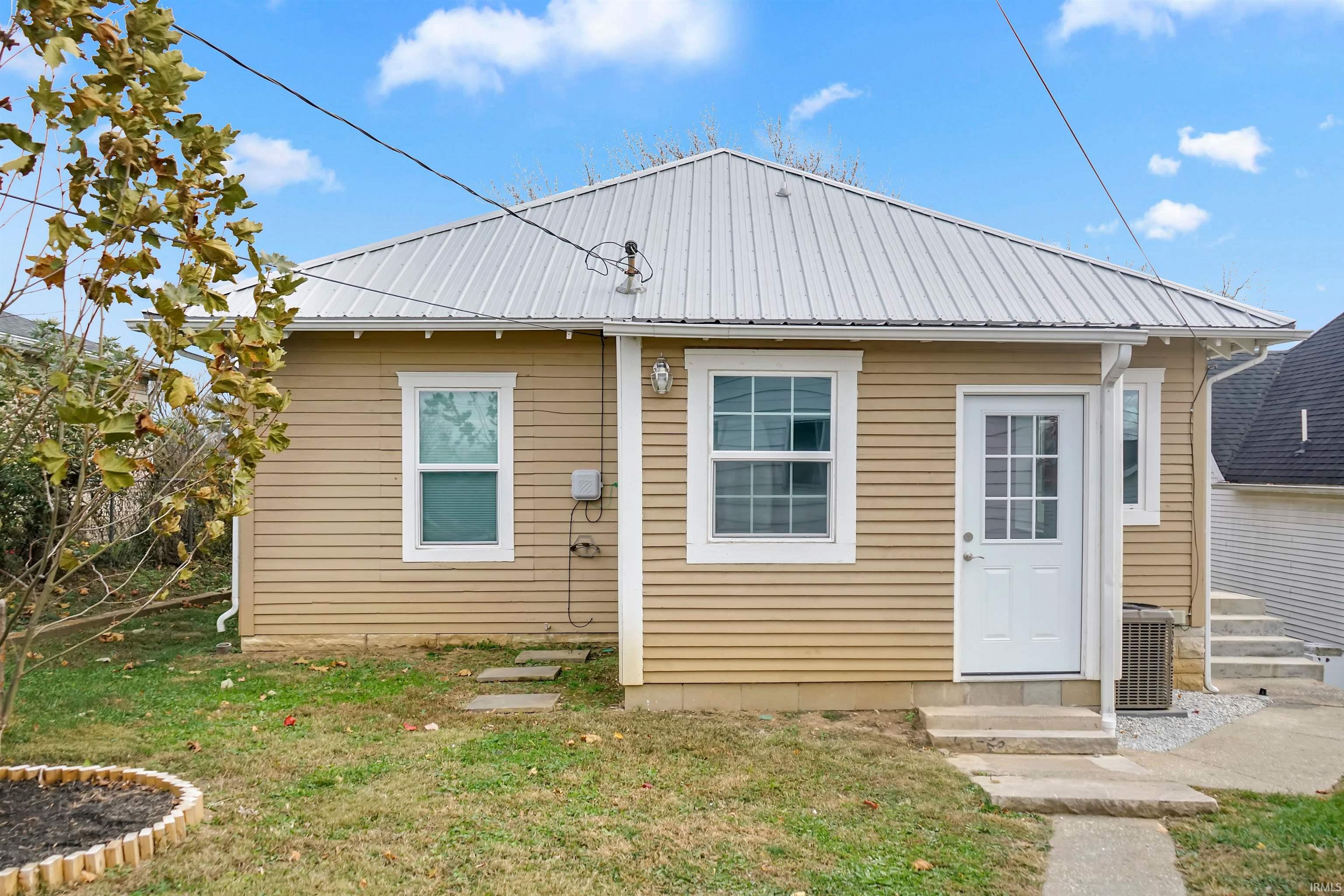 2105 I Street Bedford, IN 47421 - Photo 5 of 22