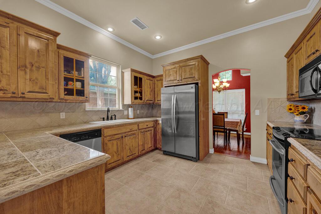 4805 Wesley Road Amarillo, TX 79119 - Photo 10 of 37 kitchen 3