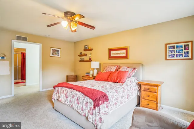 a view of an entryway with a washer and dryer