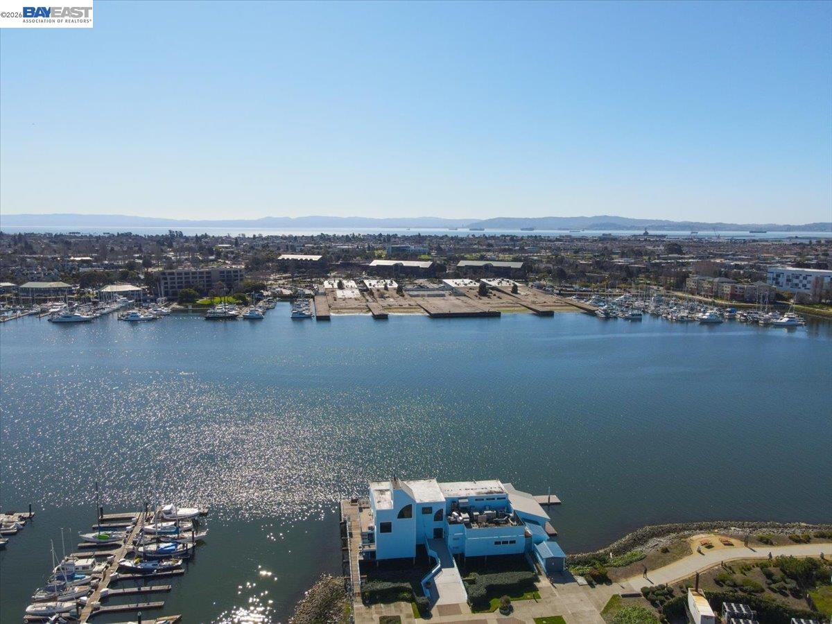 7 Embarcadero, Unit 312 Oakland, CA 94607 - Photo 2 of 39